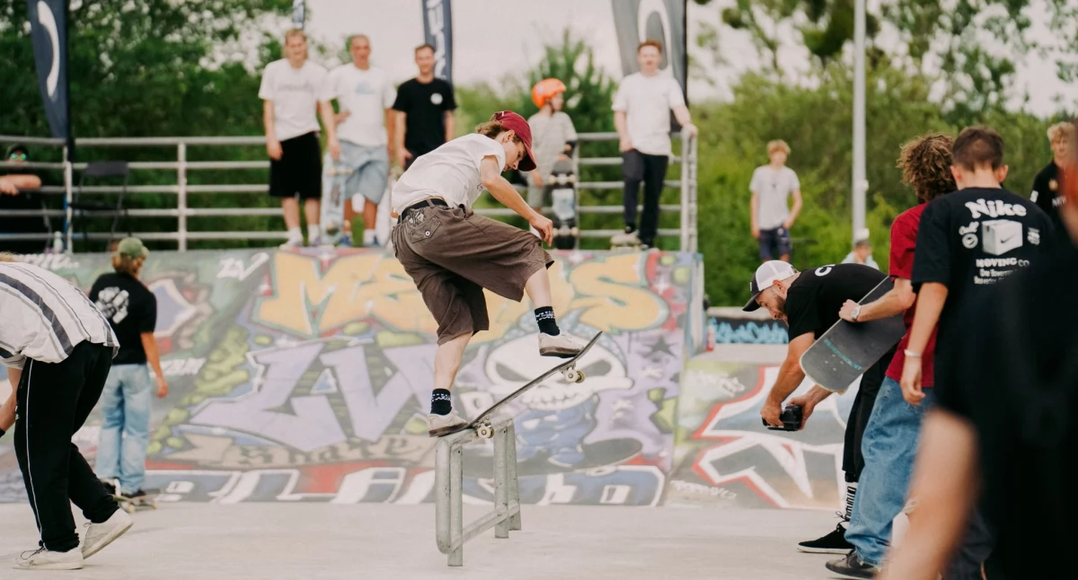 Wiadomości, Nauka jazdy na deskorolce – darmowe warsztaty na skateparku - zdjęcie, fotografia