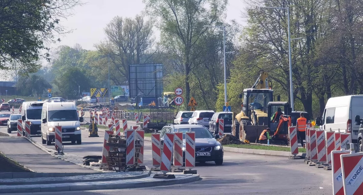 Wiadomości, Przebudowa ulicy Krzywoustego finiszu organizacja ruchu - zdjęcie, fotografia