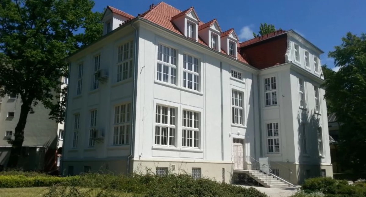 Biblioteka, Tydzień Bibliotek Kołobrzegu Spotkania autorskie rysowanie karykatur atrakcje - zdjęcie, fotografia