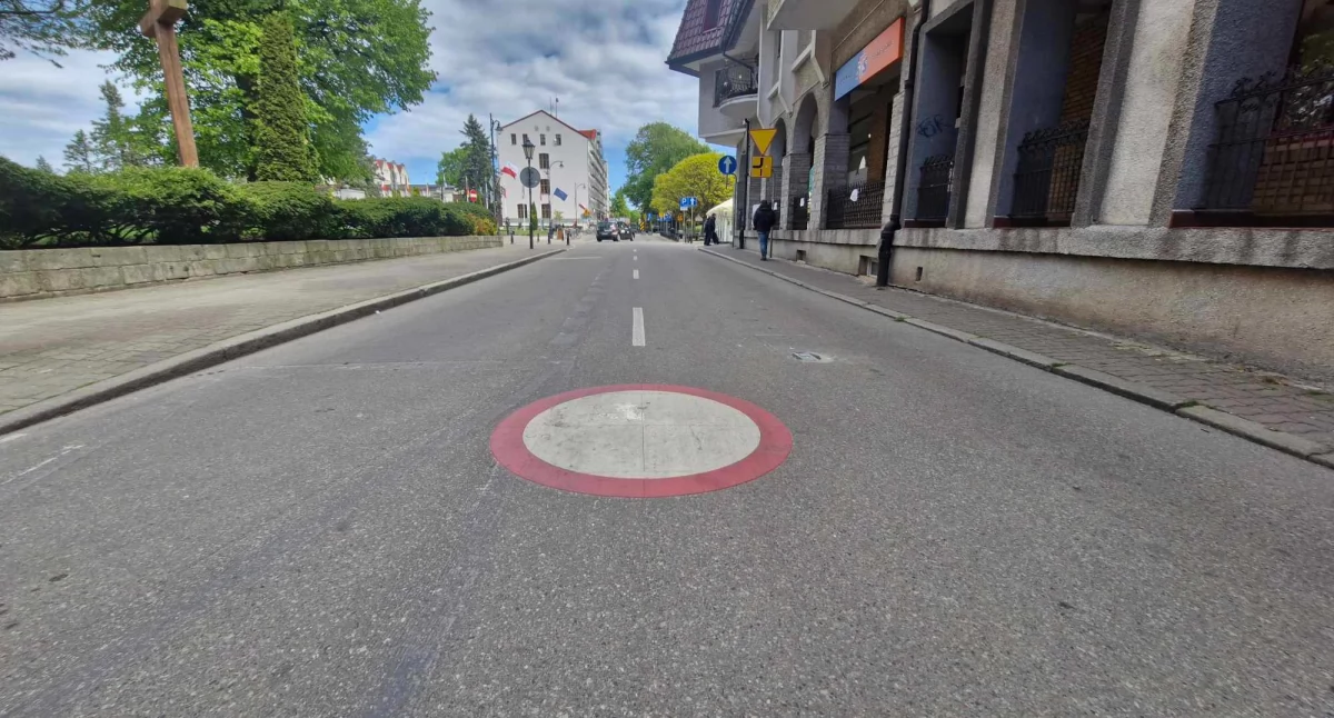 Wiadomości, Donice zniknęły kierowcy jeżdżą Tymczasem zmiany centrum wciąż weszły życie - zdjęcie, fotografia