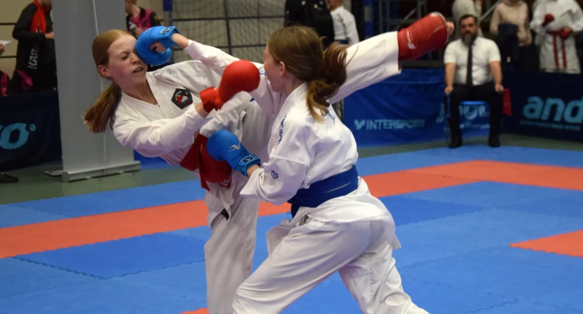 Sporty Walki, Morote rewelacyjnej formie medali międzynarodowym turnieju karate - zdjęcie, fotografia