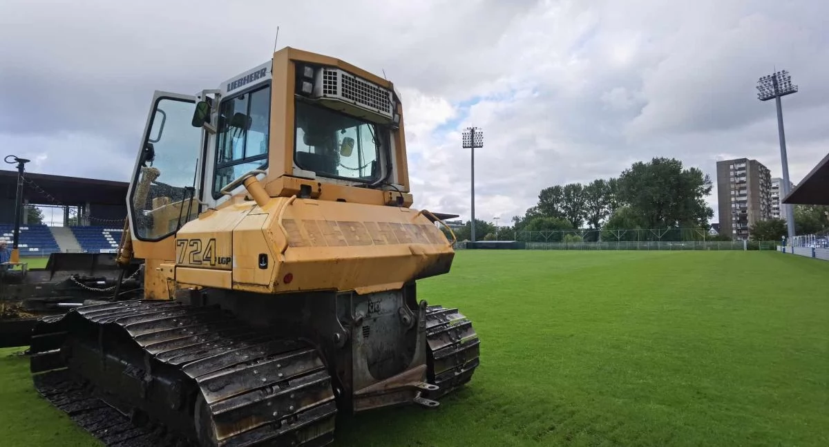 Wiadomości, Problemy modernizacją stadionu Wykonawca zrywa umowę miasto nalicza - zdjęcie, fotografia