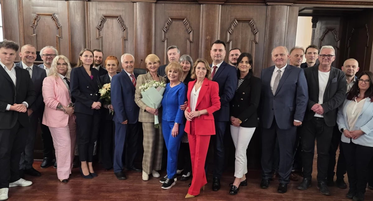 Wiadomości, Kołobrzeg absolutorium wotum zaufania prezydent Raport inwestycje spory - zdjęcie, fotografia