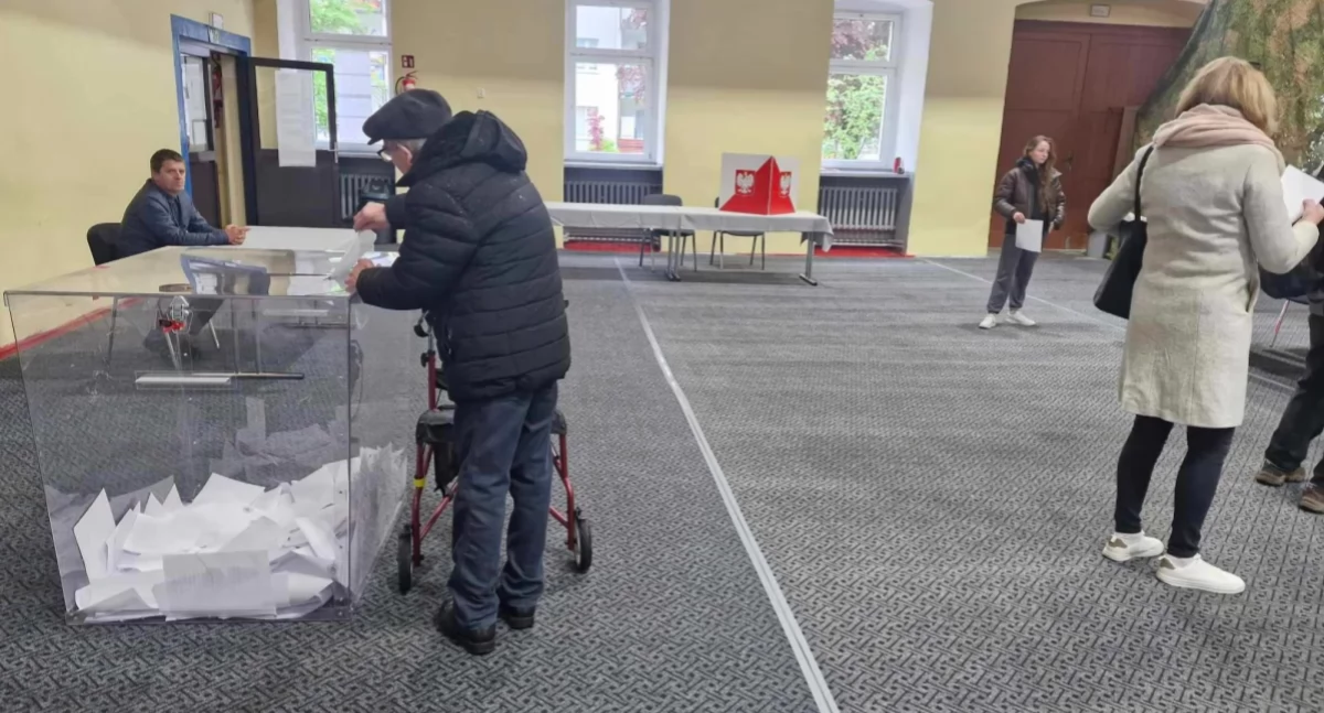 Wiadomości, Kołobrzeg rzuca wyzwanie Białogardowi pojedynek frekwencję wyborczą - zdjęcie, fotografia