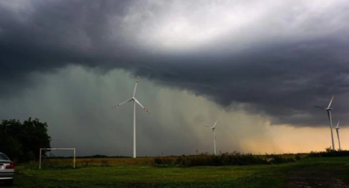 Alert - wypadki, pożary, pogoda, Czeka załamanie pogody Gradobicie nawałnice przejdą przez region - zdjęcie, fotografia