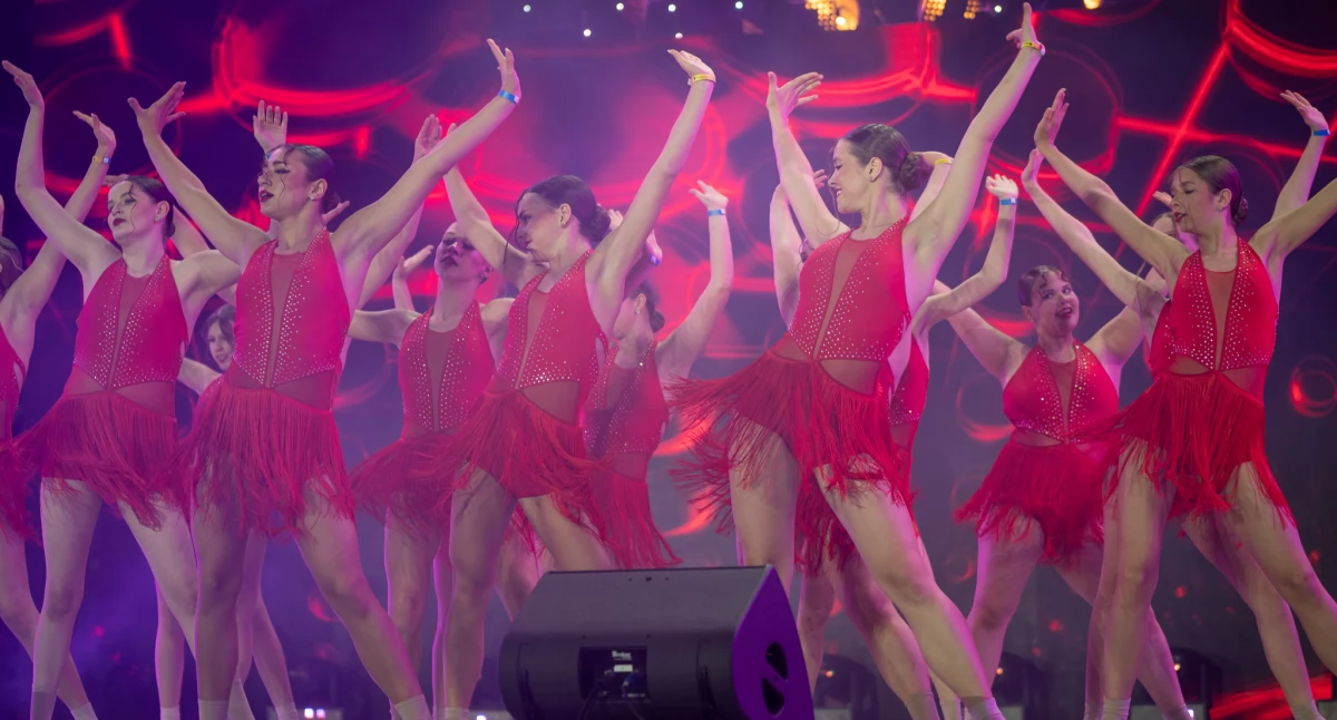 Taniec, Międzynarodowy sukces Dance Totalny kosmos scenie - zdjęcie, fotografia