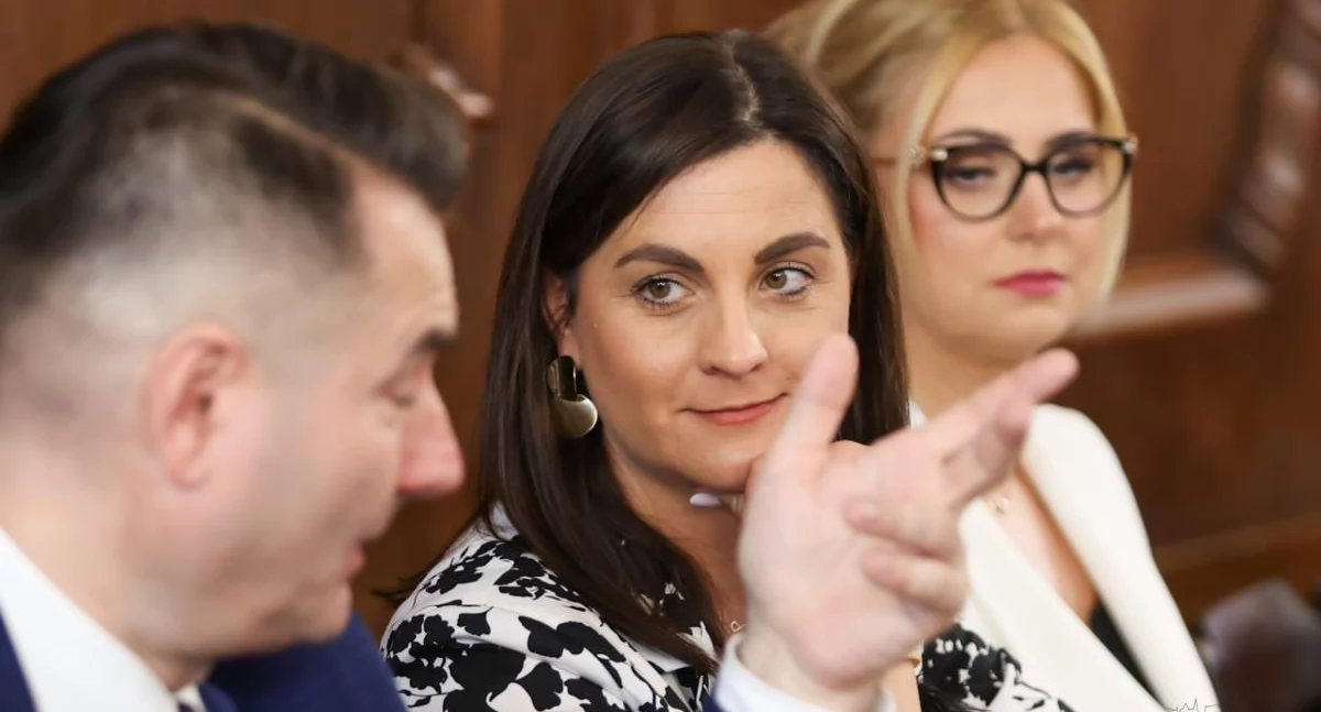 Wiadomości, Izabela Zielińska usunięta klubu Gdzie teraz zakotwiczy radna wędrowniczka - zdjęcie, fotografia