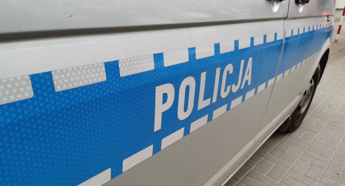 Kronika policyjna, Podszył pracownika banku wyłudził pieniądze Mieszkanka Kołobrzegu ofiarą oszusta - zdjęcie, fotografia