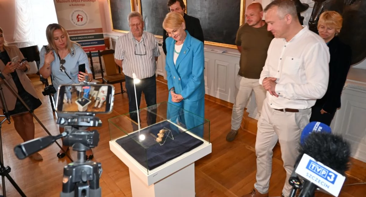 Wiadomości, Unikatowe znalezisko skali Europy Środkowo Wschodniej Figurka sprzed tysięcy muzeum Kołobrzegu - zdjęcie, fotografia