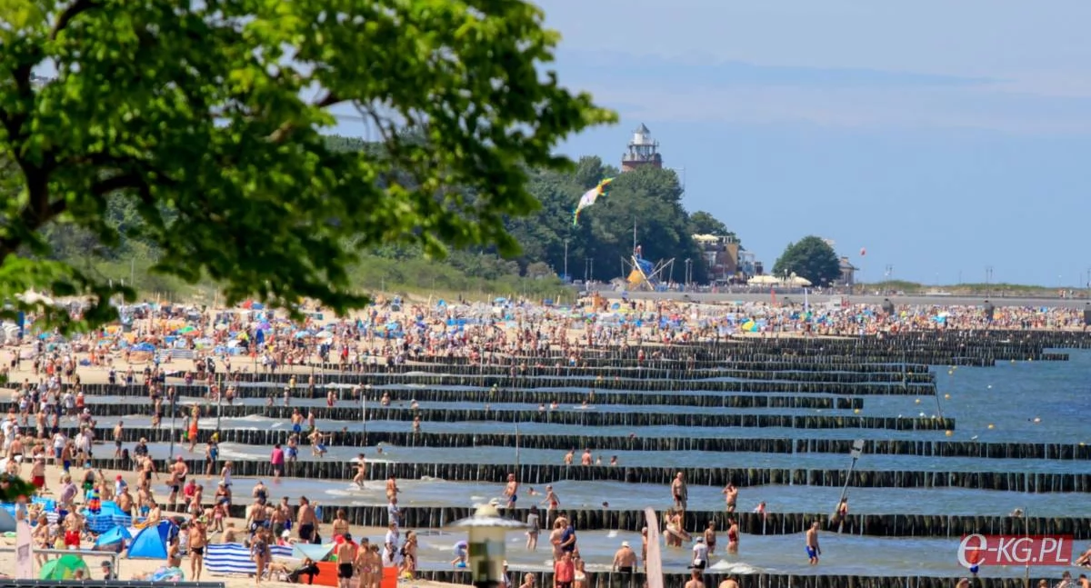Wiadomości, Kołobrzeg zarezerwowany Tłumy turystów długi weekend - zdjęcie, fotografia