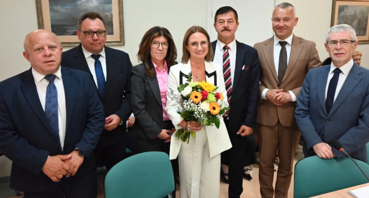 Starostwo Powiatowe, Zarząd powiatu kołobrzeskiego absolutorium wotum zaufania - zdjęcie, fotografia
