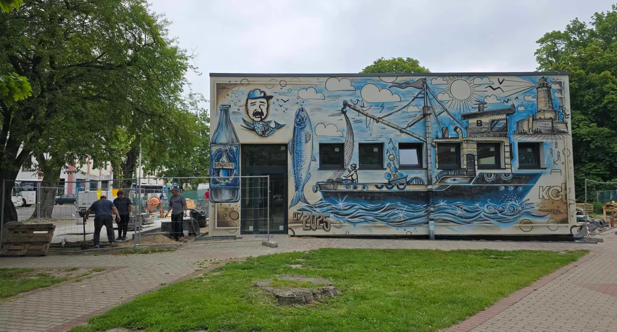 Wiadomości, restauracja mural zjemy dawnym budynku - zdjęcie, fotografia