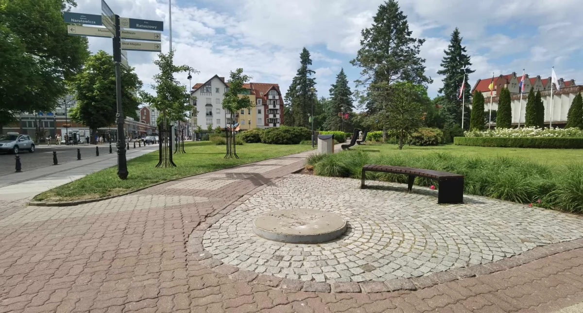 Wiadomości, Rzeźba Turystka zdemontowana Wraca pracowni rzeźbiarskiej - zdjęcie, fotografia