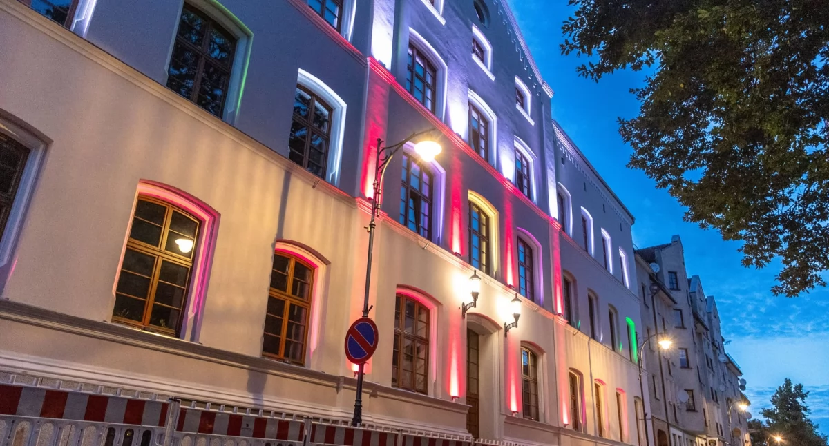 Wiadomości, Kolorowy urząd iluminacja takie możliwości - zdjęcie, fotografia