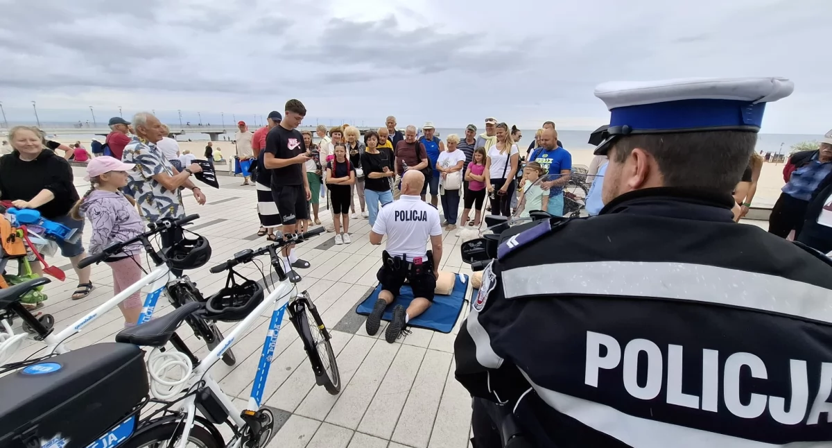 Wiadomości, plaża była dzisiaj najbezpieczniejsza Odbył festyn udziałem służb - zdjęcie, fotografia