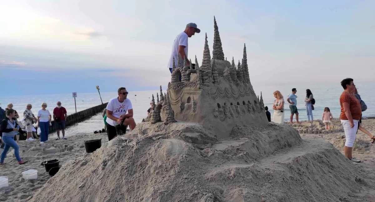 Wiadomości, plaży Kołobrzegu powstanie wielki zamek piasku rekord zostanie pobity - zdjęcie, fotografia