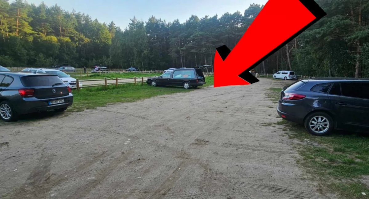 Wiadomości, pojazd kampera Nietypowa noclegowa parkingu Bałtykiem - zdjęcie, fotografia