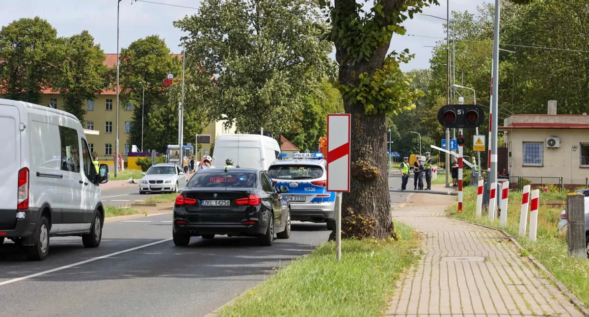 Wiadomości, Zerwana sieć trakcyjna Utrudnienia Koszalińskiej potrwają sierpnia - zdjęcie, fotografia