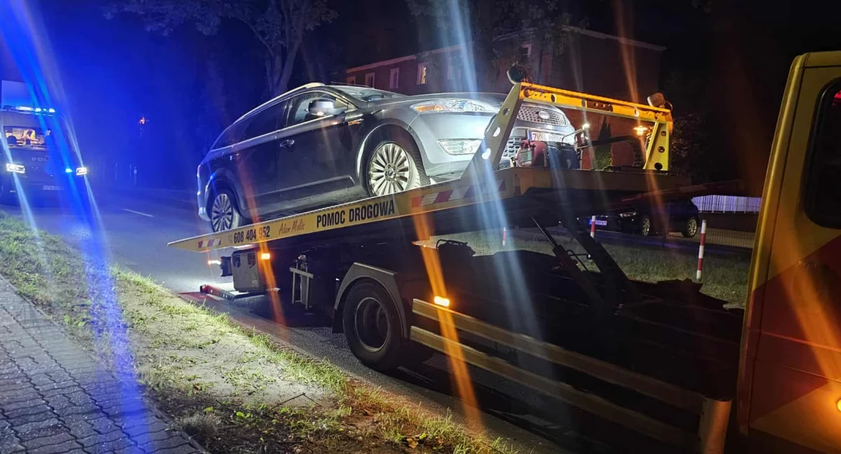Kronika policyjna, Ratownicy Akademii Ratownictwa zareagowali policja zatrzymała Ponad promile kierowcy - zdjęcie, fotografia