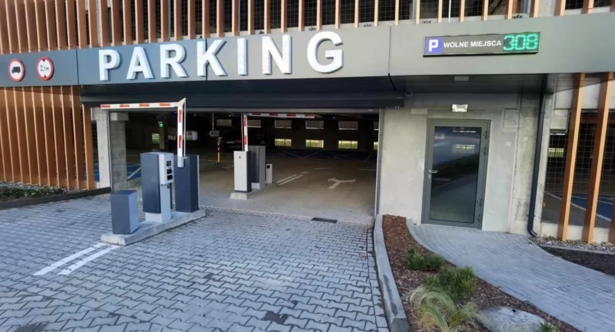 Wiadomości, Kołobrzeg wprowadza abonament parkowanie parkingu Kamiennej - zdjęcie, fotografia