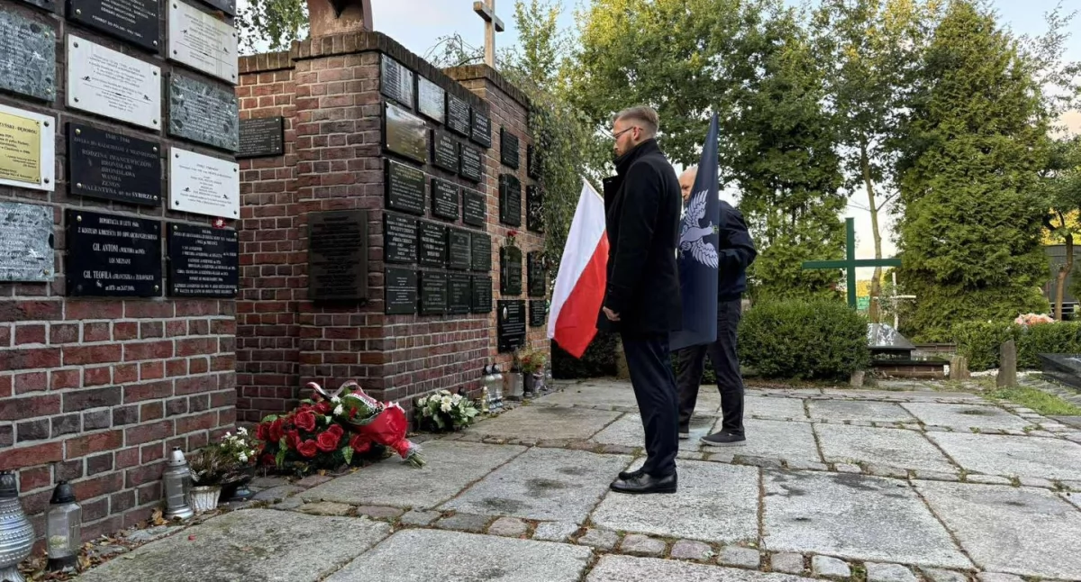 Wiadomości, Kołobrzeg pamięta września Mieszkańcy oddali hołd ofiarom agresji sowieckiej - zdjęcie, fotografia