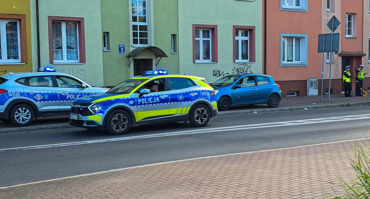 Wypadki drogowe, latka potrącona przejściu pieszych - zdjęcie, fotografia
