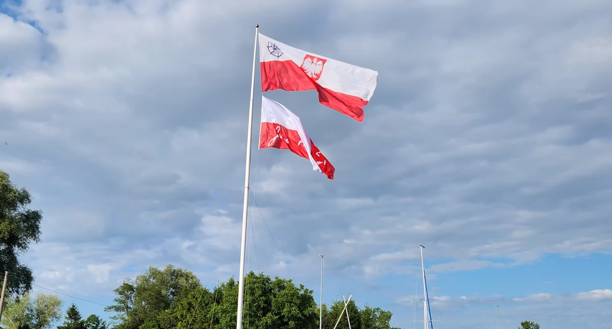 Wiadomości, Flagi Święto Niepodległości Kołobrzegu online - zdjęcie, fotografia