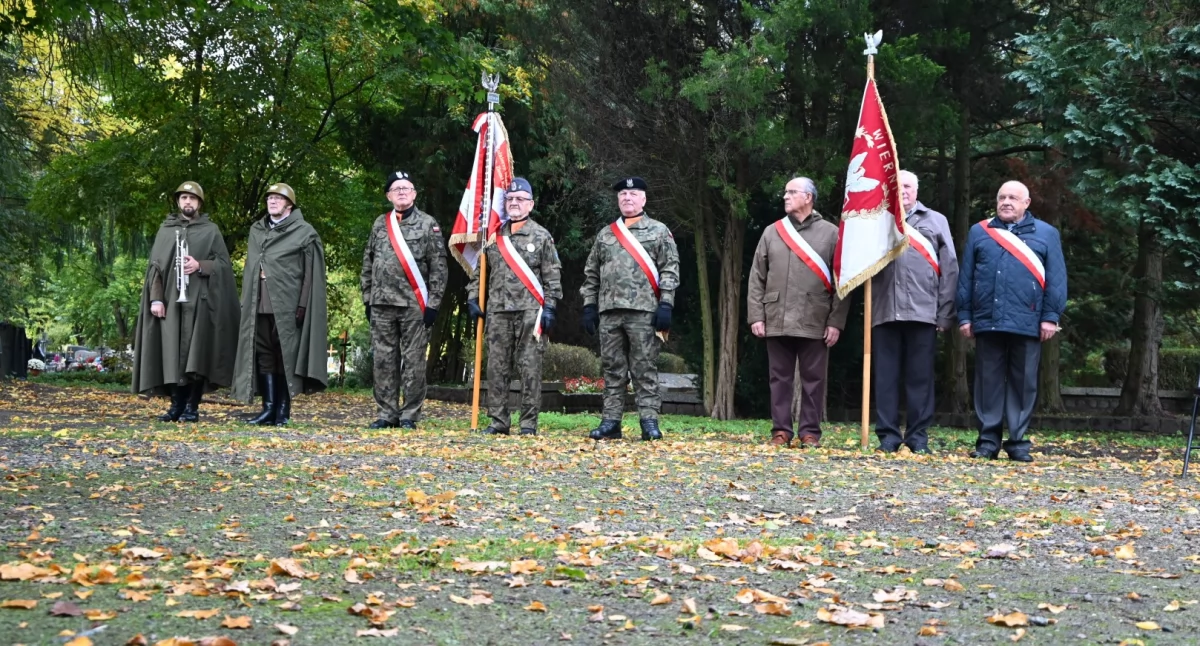 Wiadomości, rocznicę bitwy Lenino oddano cześć poległym żołnierzom - zdjęcie, fotografia