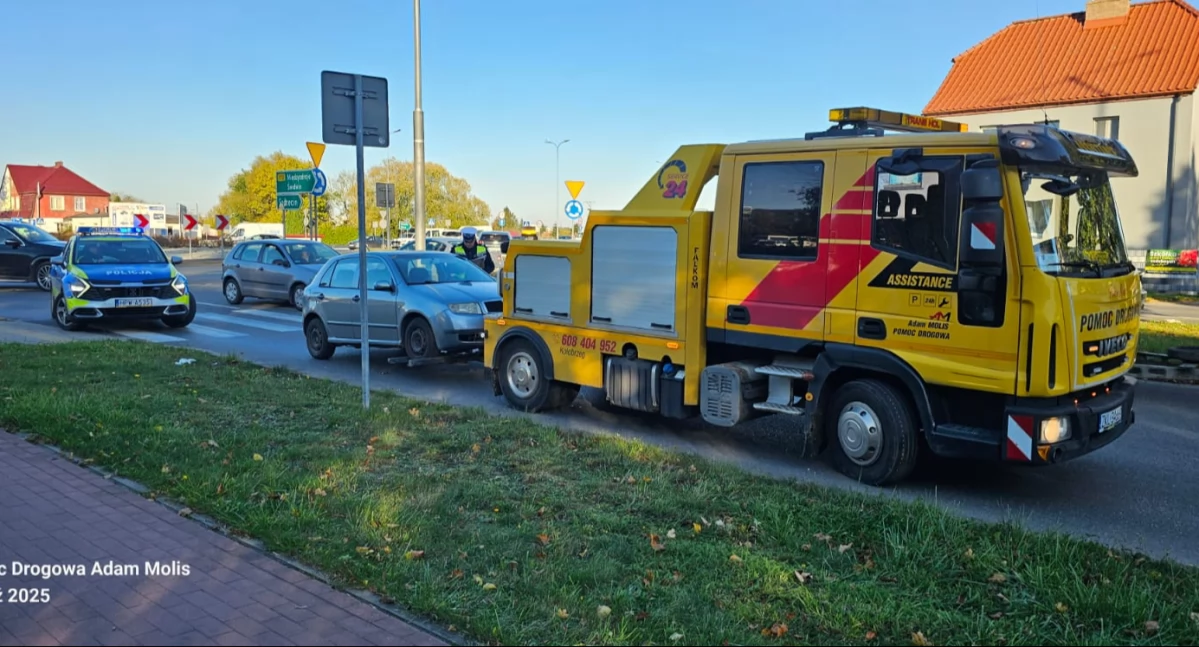 Kronika policyjna, Prowadziła samochód kompletnie pijana aucie - zdjęcie, fotografia