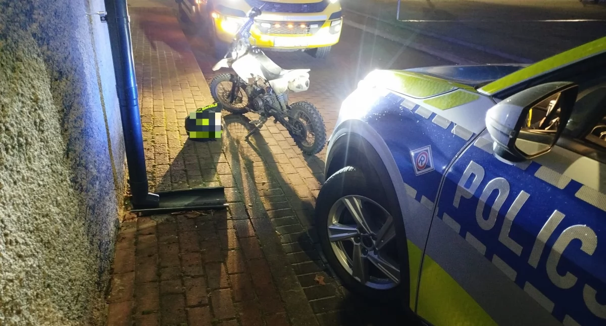Kronika policyjna, Uciekł przed policją motocrossie latek zatrzymany Dygowie - zdjęcie, fotografia