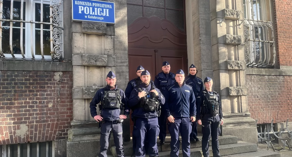 Wiadomości, Dodatkowe patrole ulicach Kołobrzegu policjanci rozpoczęli praktyki - zdjęcie, fotografia