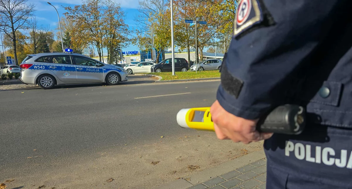 Kronika policyjna, Wsiedli kółko alkoholu Policja zatrzymała czterech kierowców - zdjęcie, fotografia