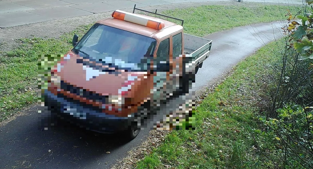Wiadomości, Jeździli ścieżce rowerowej Fotopułapka nagrała nieodpowiedzialnych kierowców - zdjęcie, fotografia