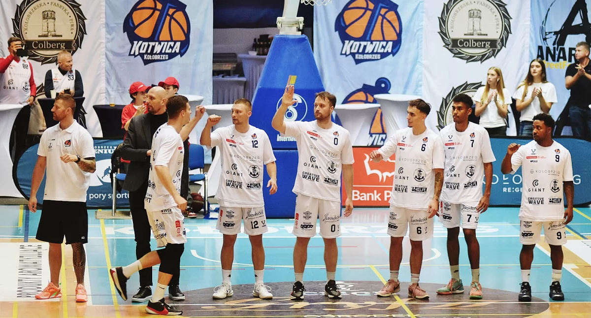 Koszykówka, Bilety taniej przedsprzedaży Kotwica Morski Kołobrzeg zagra Eneą Basket Poznań - zdjęcie, fotografia