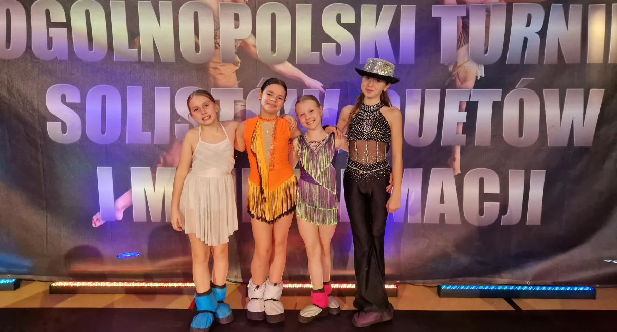 Taniec, Spektakularny start sezonu Dance medali młodych tancerek - zdjęcie, fotografia