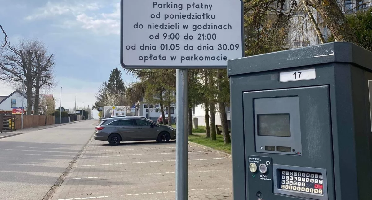 Wiadomości, Rozszerzenie letniej strefy płatnego parkowania mieszkańcy Ustronia Morskiego - zdjęcie, fotografia