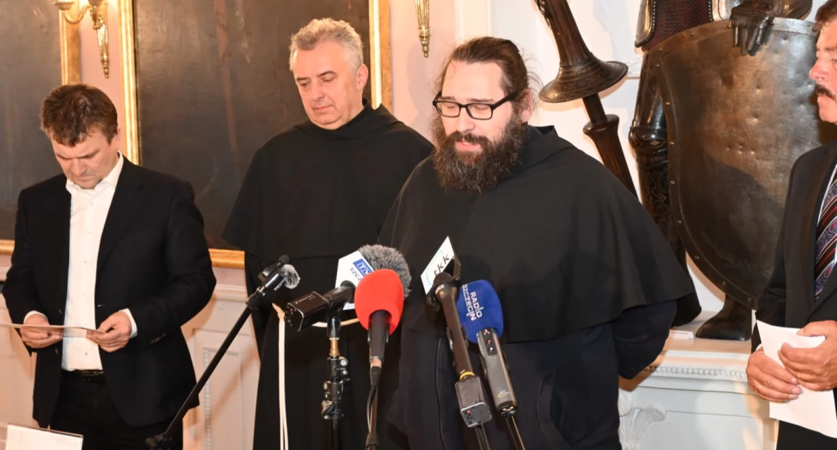 Historia, Niezwykłe odkrycie franciszkanów wieczny kielich wrócił Kołobrzegu - zdjęcie, fotografia
