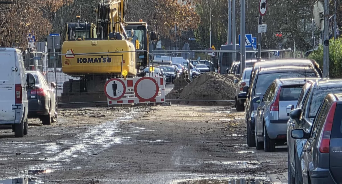 Inwestycje, Przebudowa Okopowej Pogoda sprzyja wykonawca przystępuje kolejnych etapów - zdjęcie, fotografia