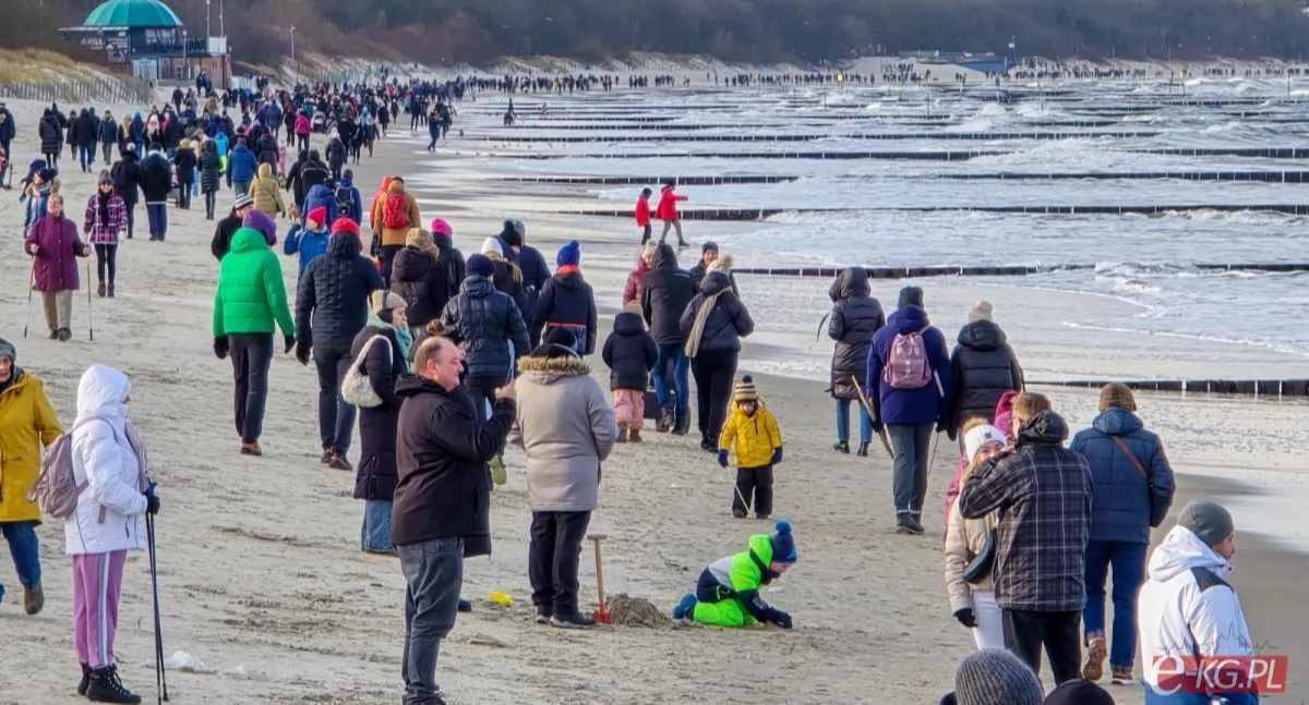Zdjęcie plaży zimą w Kołobrzegu