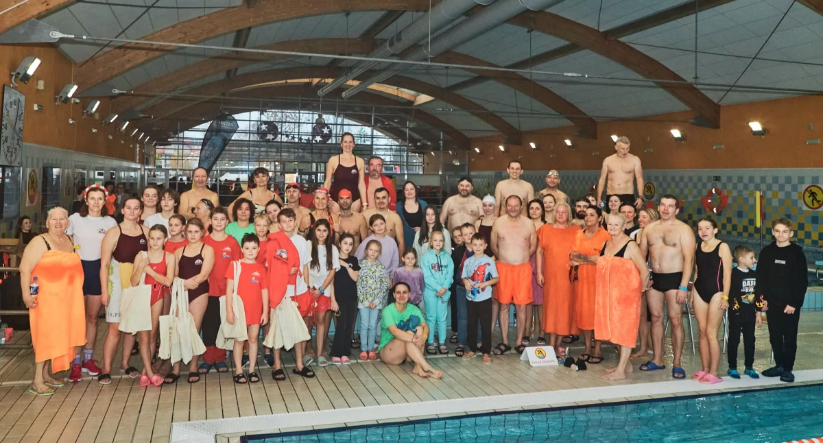 Wiadomości, tysięcy złotych Frazika Charytatywny Maraton Pływacki zakończył akcję sukcesem - zdjęcie, fotografia
