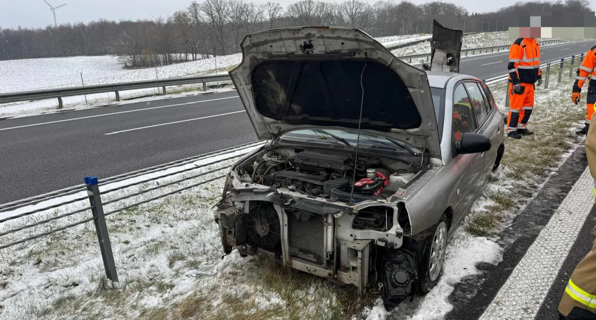 Wypadki drogowe, wbiła bariery ekspresówce Kierowca pasażer miał szczęście - zdjęcie, fotografia