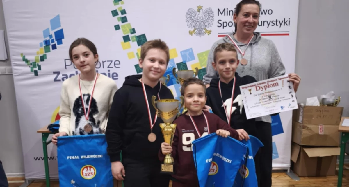 Inne Sporty, Młodzi szachiści sukcesem Brąz finale wojewódzkim - zdjęcie, fotografia