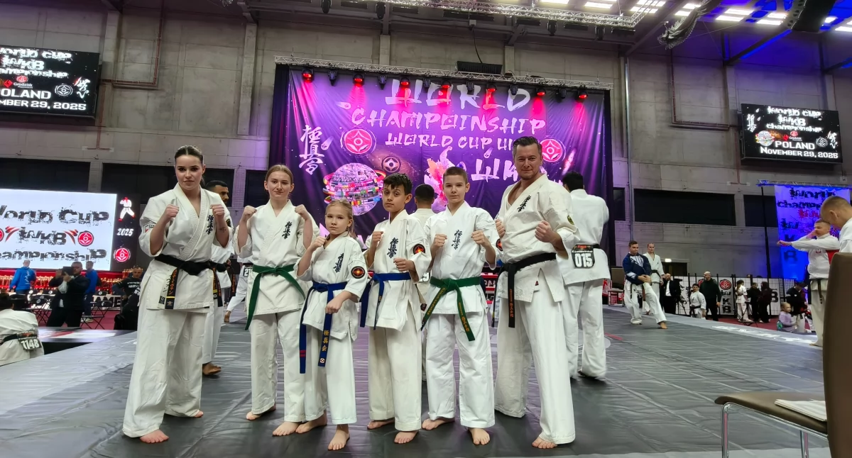 Sporty Walki, Sukces kołobrzeskich karateków Złoto brąz światowych zawodach Grodzisku - zdjęcie, fotografia
