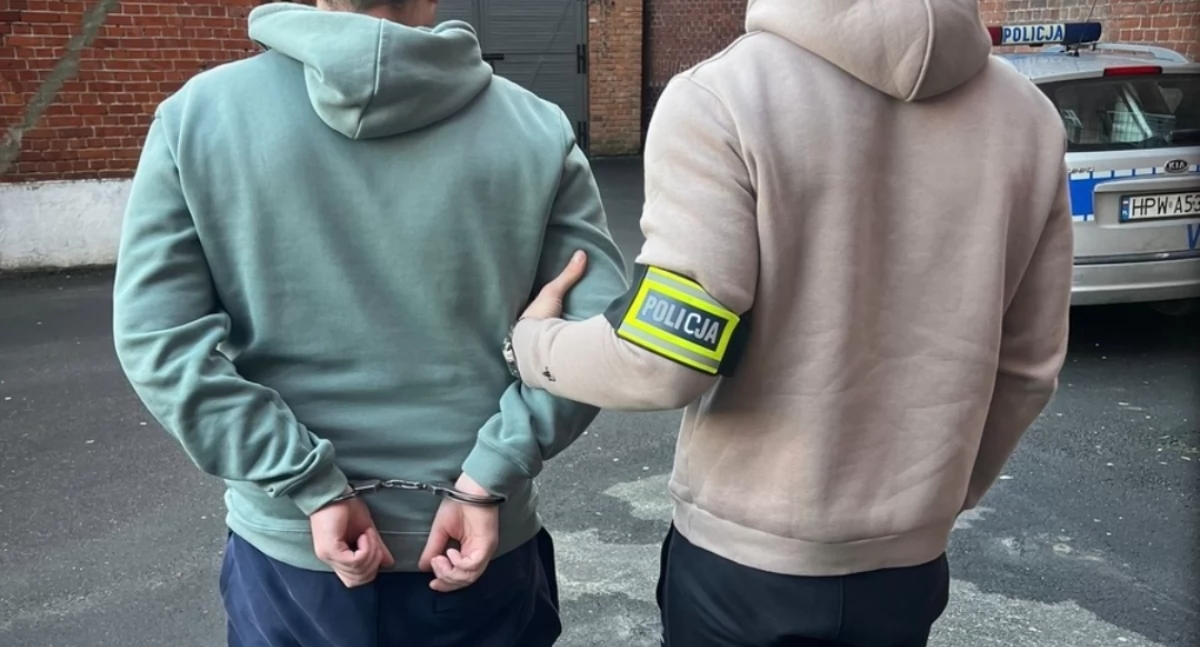 Kronika policyjna, Czterech poszukiwanych mężczyzn rękach policji - zdjęcie, fotografia