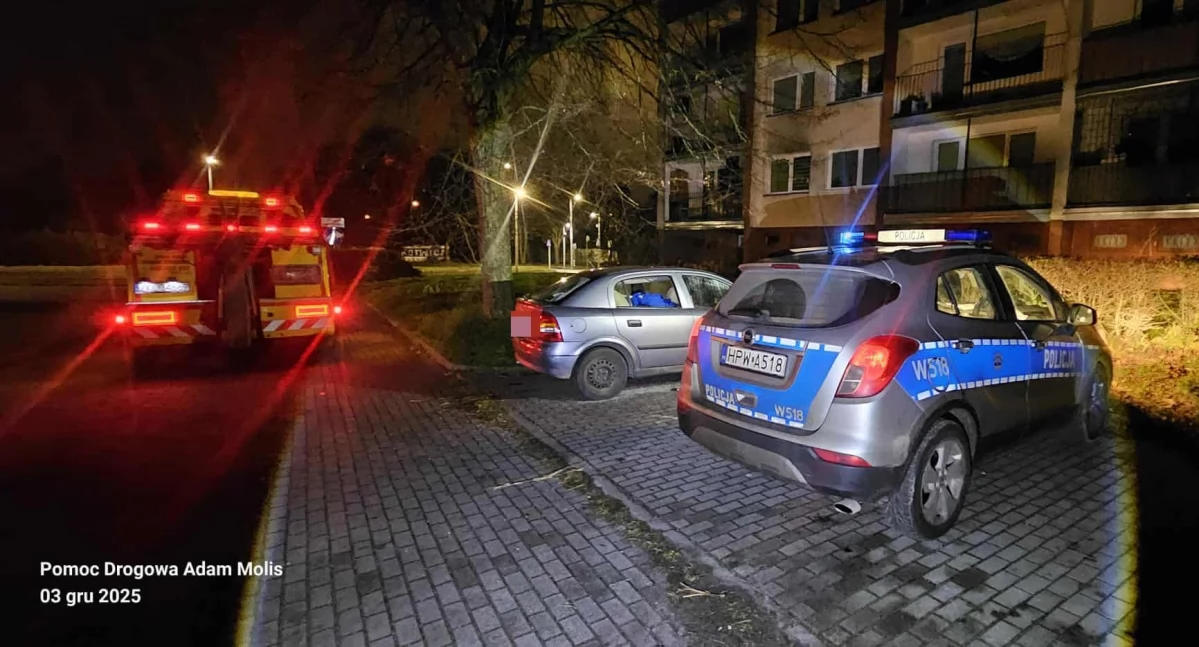 Kronika policyjna, Spał samochodzie wielu Funkcjonariusze odkryli przywłaszczone - zdjęcie, fotografia