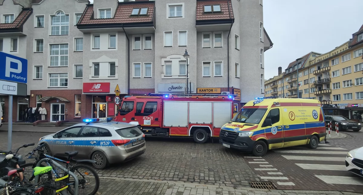 Wiadomości, Seniorka była stanie otworzyć drzwi Interwencja służb centrum miasta - zdjęcie, fotografia