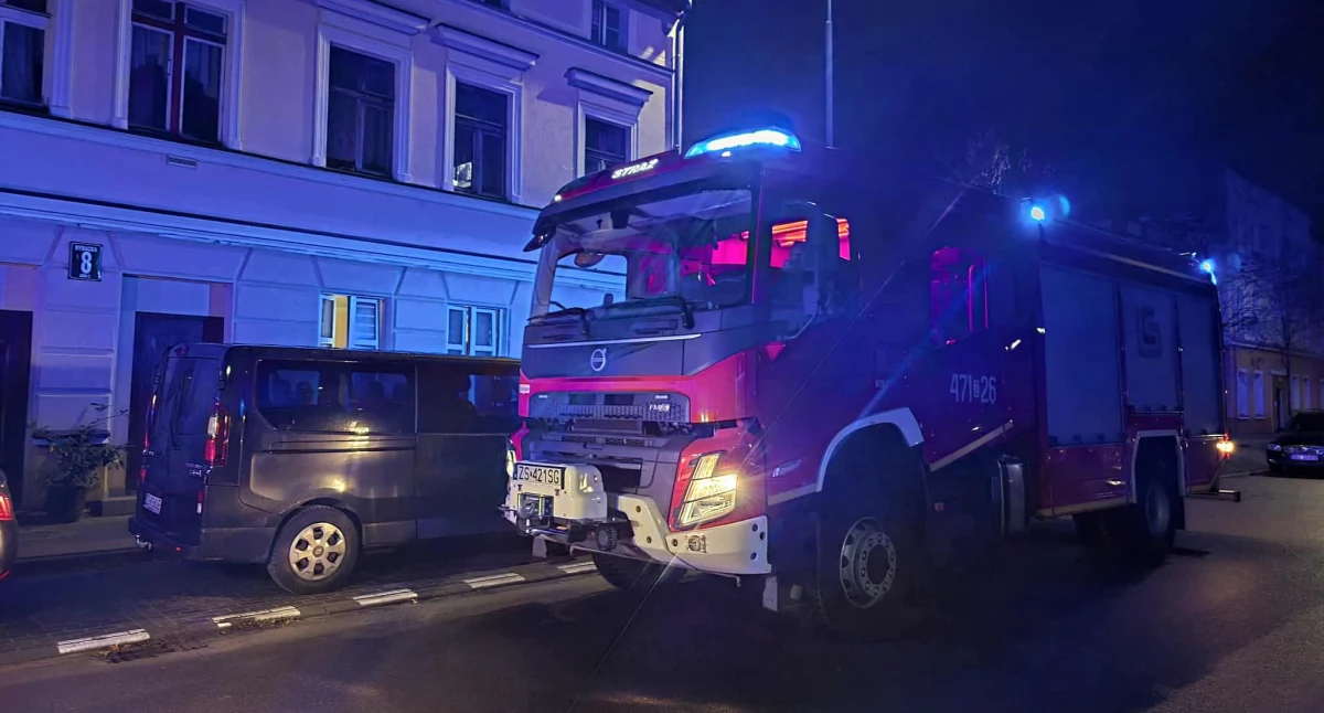 Straż Pożarna, pożar pomoc medykom Intensywny wieczór kołobrzeskich strażaków - zdjęcie, fotografia