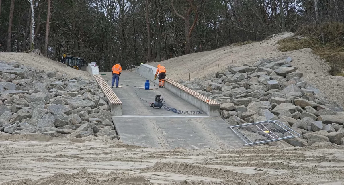 Wiadomości, zejście plażę Koniec jeszcze - zdjęcie, fotografia