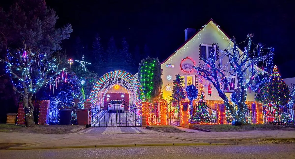 Wiadomości, Bożonarodzeniowe iluminacje posesji Szczecinem - zdjęcie, fotografia