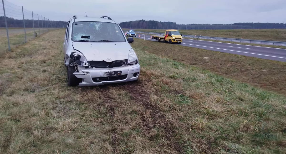Wypadki drogowe, Groźny incydent trasie Toyota wypadła drogi Jarkowo - zdjęcie, fotografia